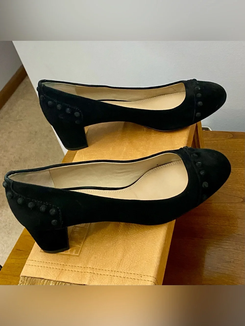 Tory Burch Colt Black Suede Studded Block Heel Pumps Round Toe Shoes Size 7M‎